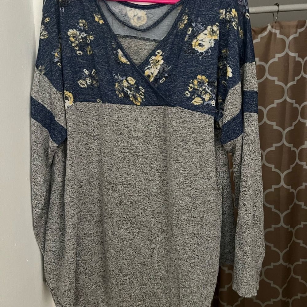 Maurice’s Size 2 Shirt